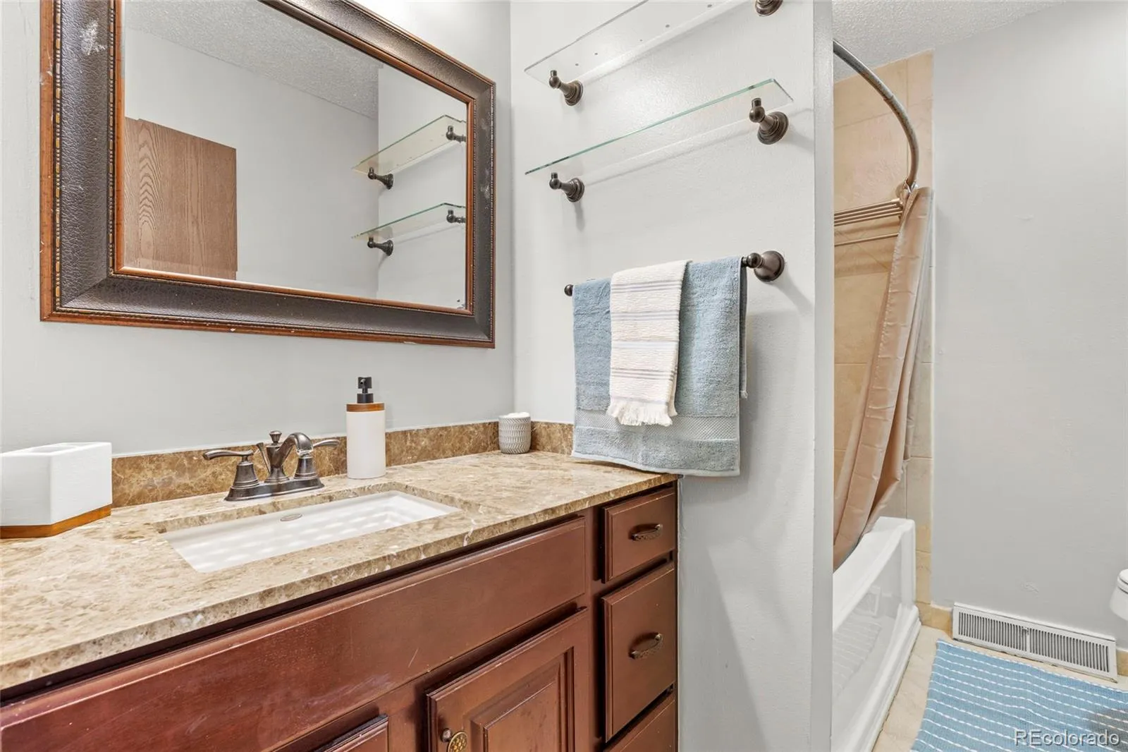 2625 S Peoria Street Aurora CO 80014 MLS #REC3525223 05142026211328 1600 18