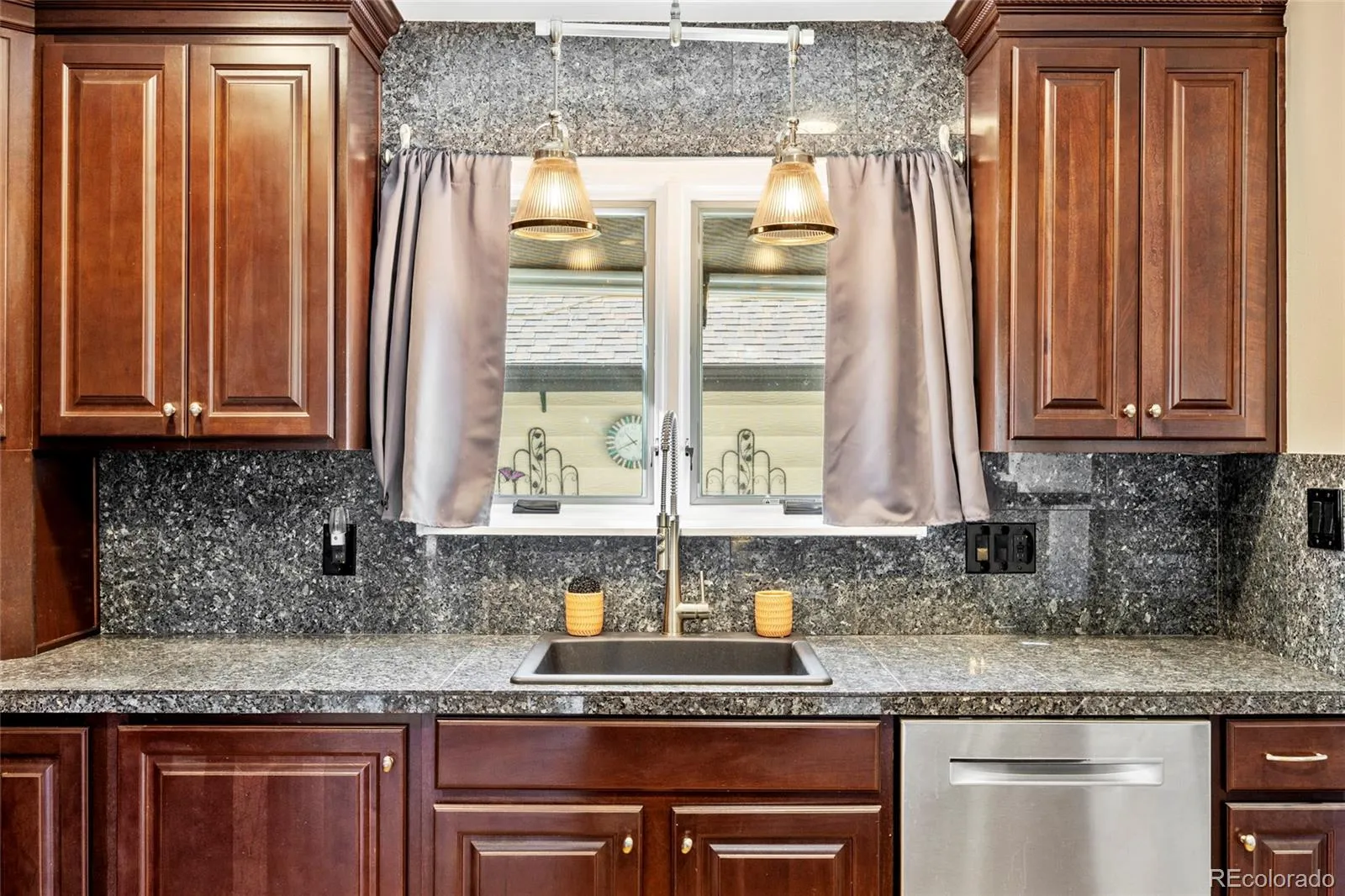 2625 S Peoria Street Aurora CO 80014 MLS #REC3525223 05142026211328 1600 6