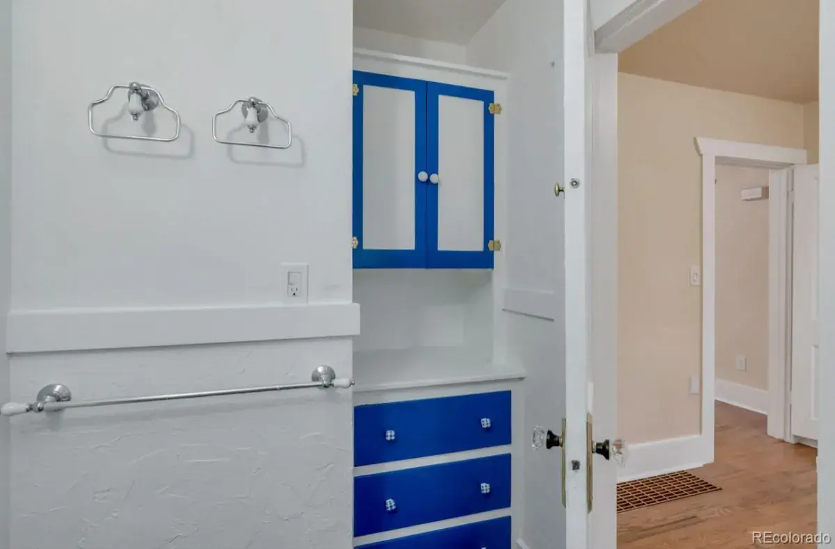 11232025014556 1200 12