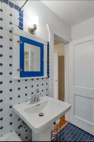 11232025014556 640 14