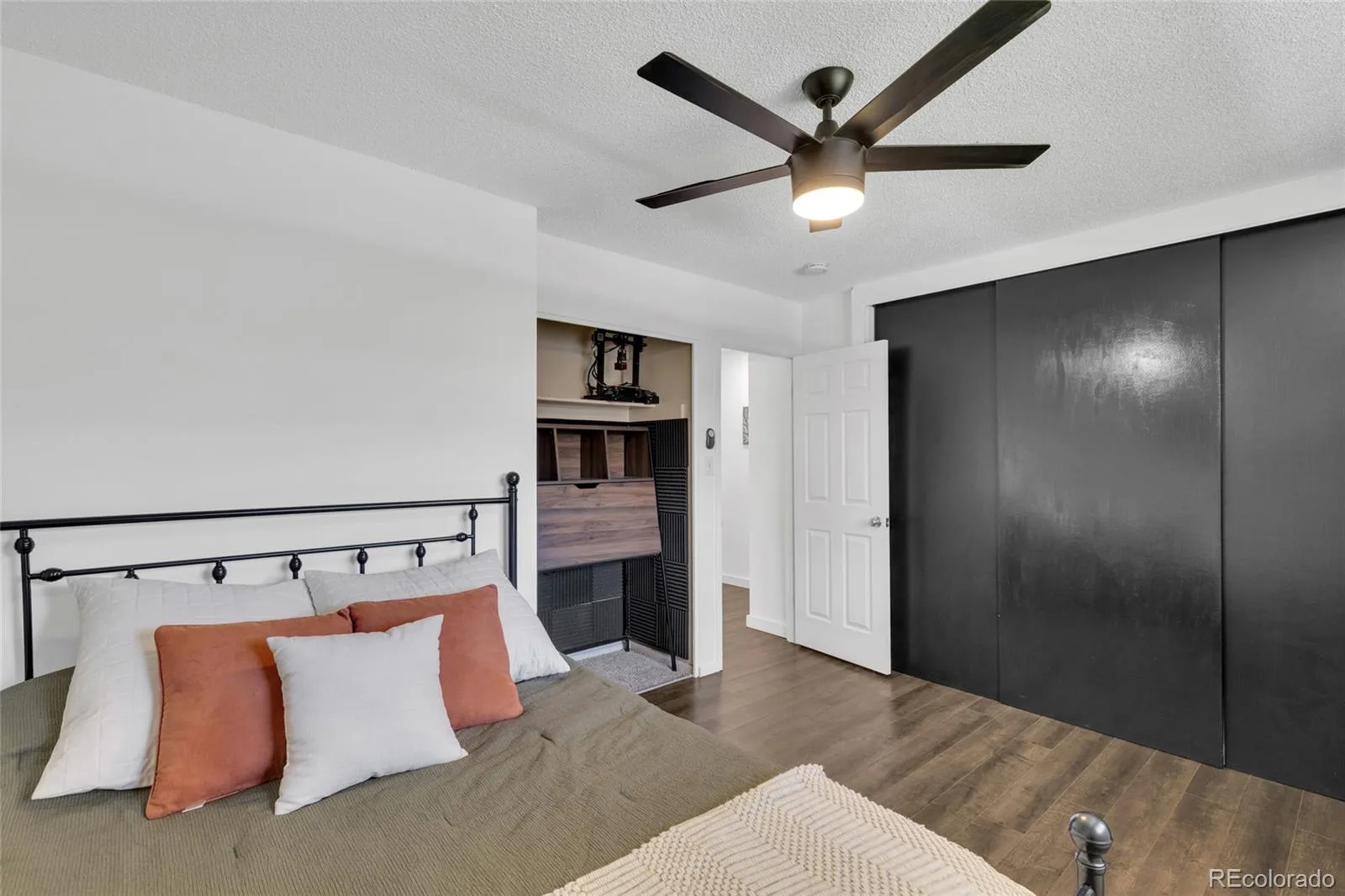 9240 E Lehigh Avenue #4 Denver CO 80237 MLS #REC3532803 06182026232151 1600 30