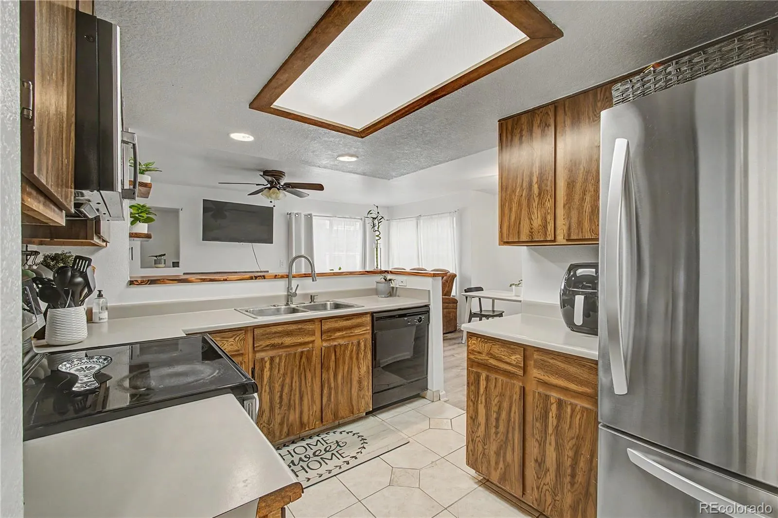 868 S Reed Court #A Lakewood CO 80226 MLS #REC3536690 05092026015938 1600 8
