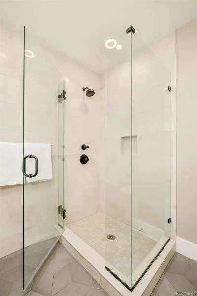 04092026213902 800 26