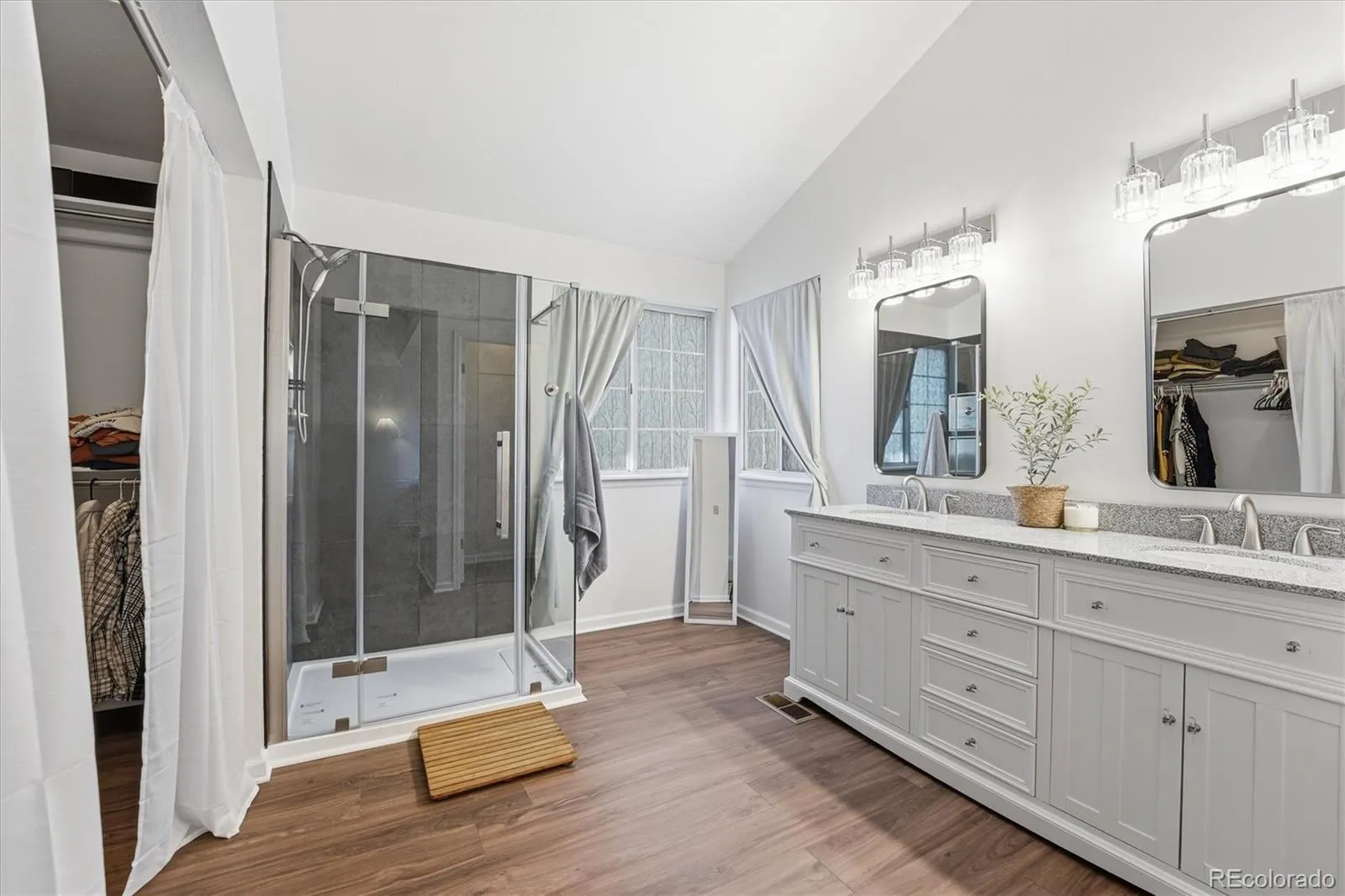2258 S Nome Court Aurora CO 80014 MLS #REC3542152 04292026191049 1600 20