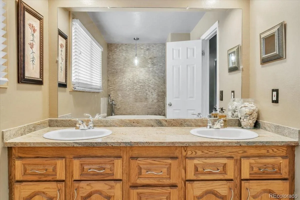 7019 S Windermere Street Littleton CO 80120 MLS #REC3543415 06092026002255 1200 13