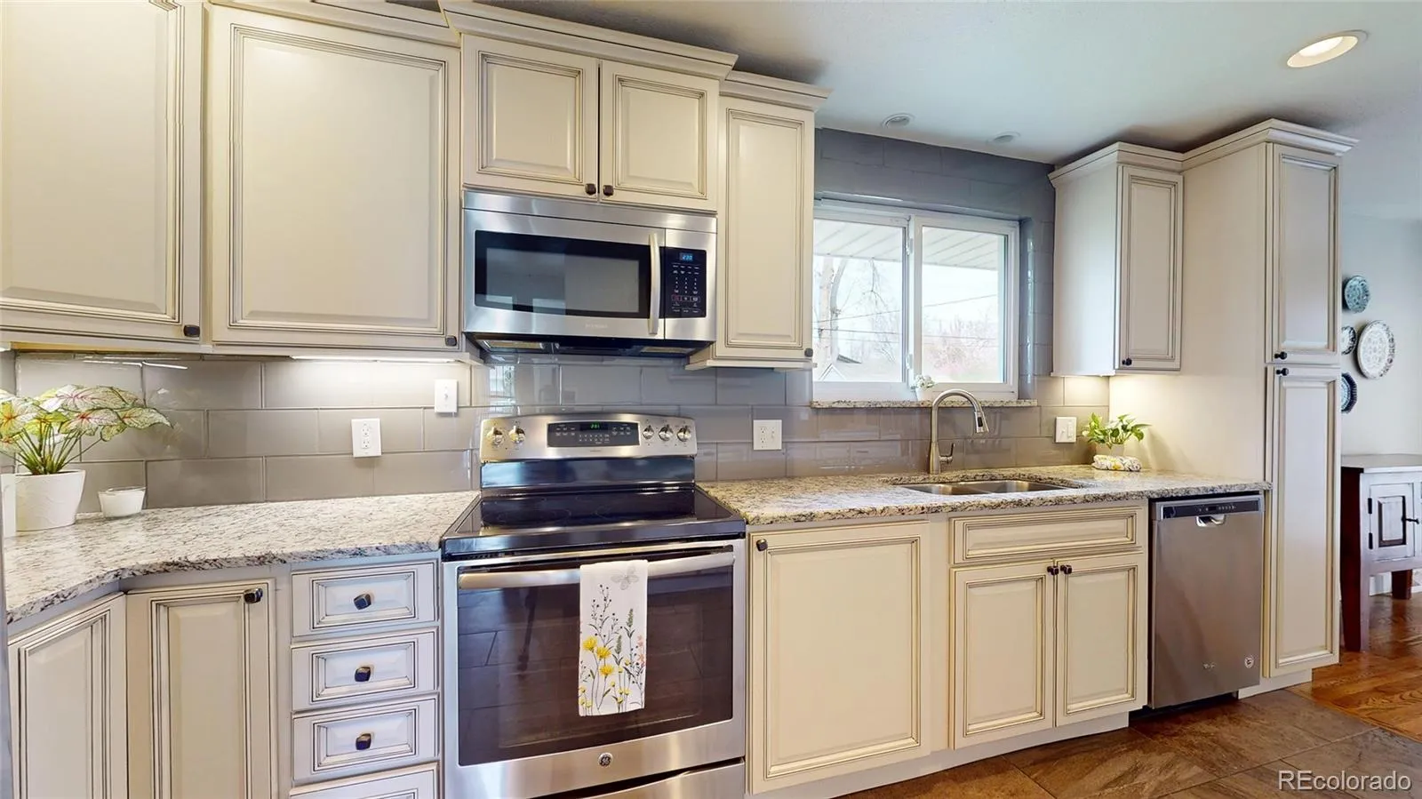 04062026213155 1600 8