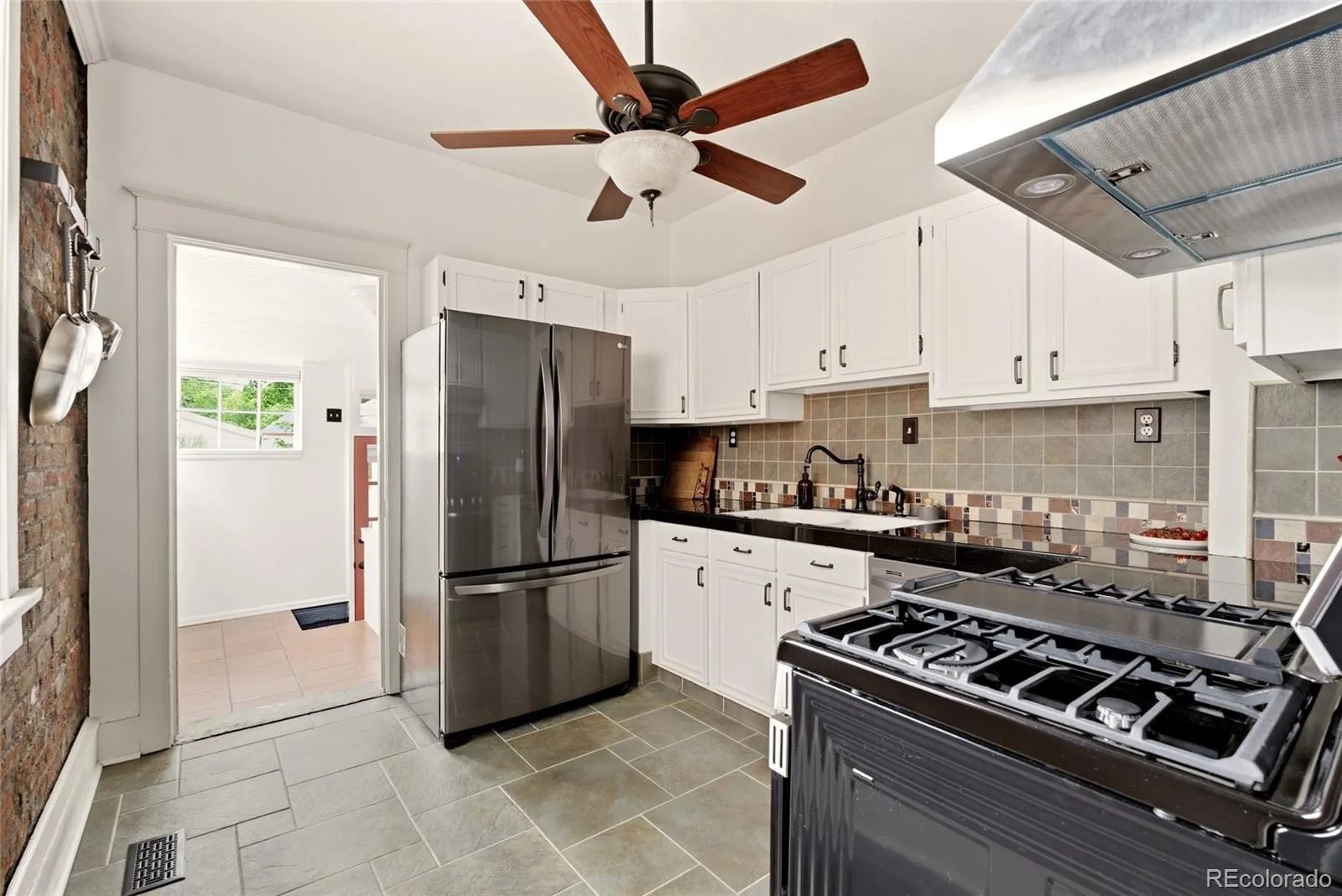 1063 S Clarkson Street Denver CO 80209 MLS #REC3550511 06092026203609 1600 11