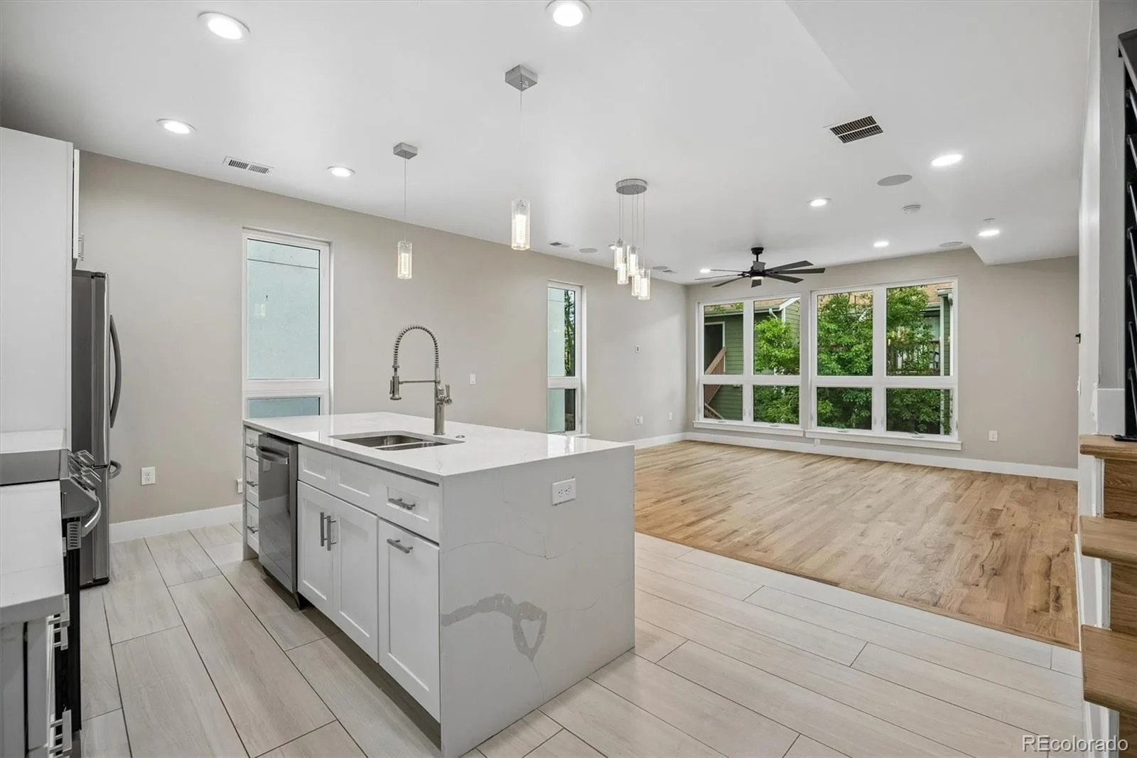 550 S Forest Street #102 #1 Denver CO 80246 MLS #REC3551456 06092026002259 1600 22