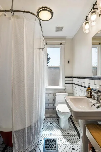 04082026160255 800 21