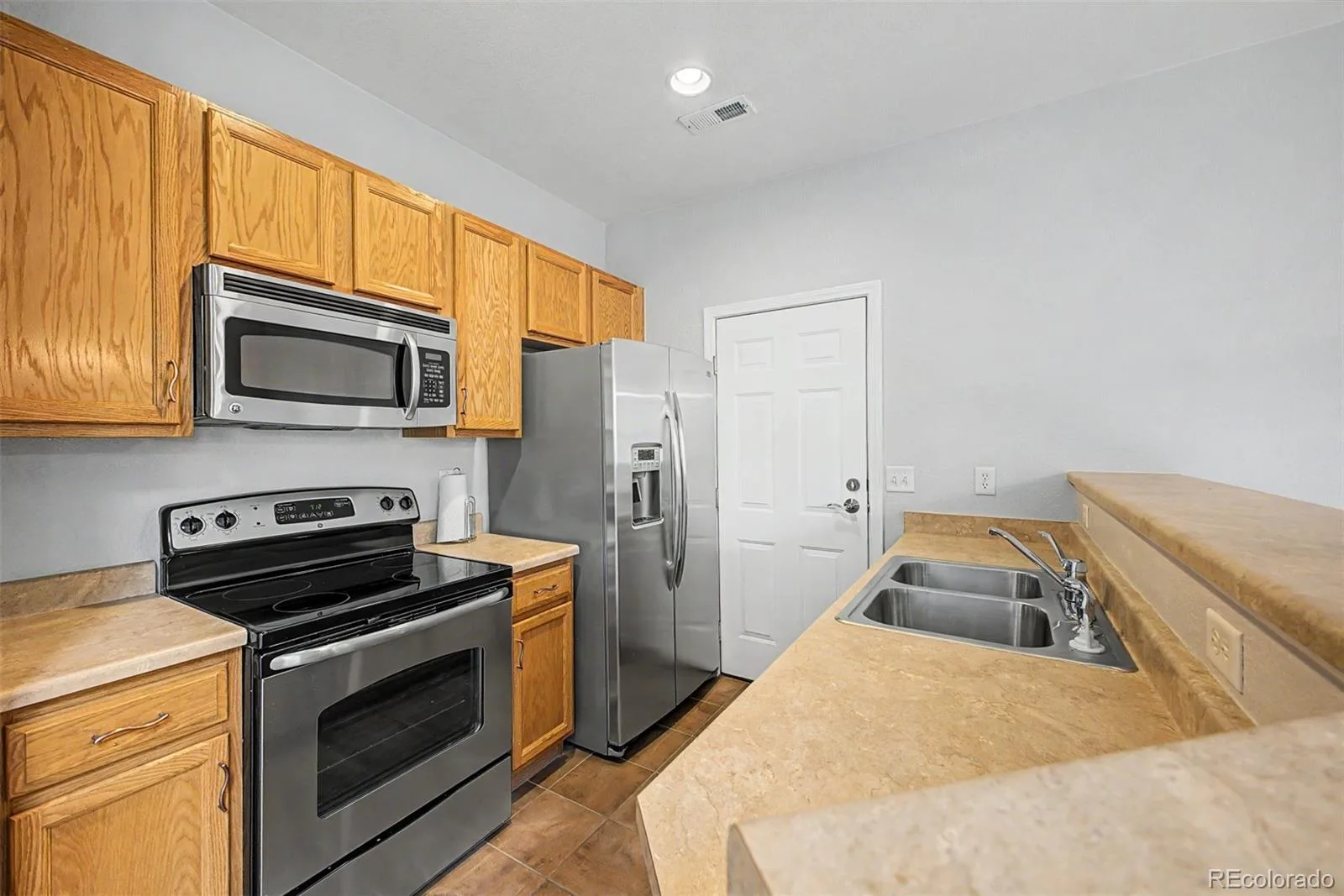 6732 S Winnipeg Circle #106 Aurora CO 80016 MLS #REC3557099 06032026183758 1600 10