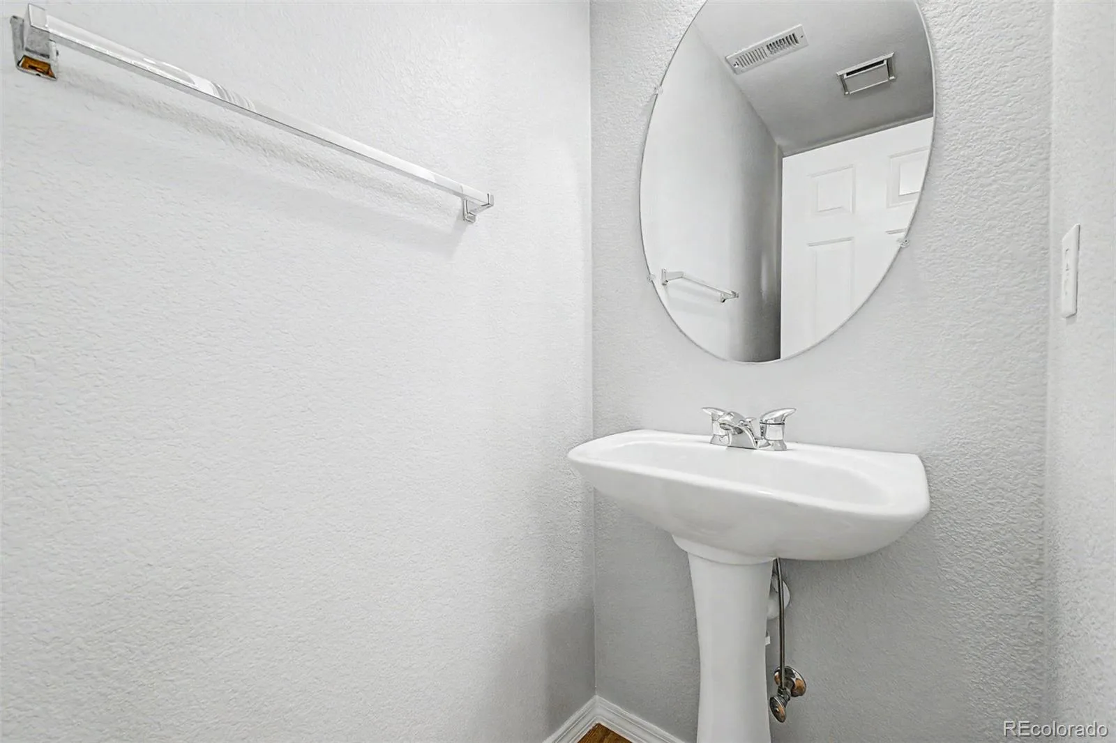 6732 S Winnipeg Circle #106 Aurora CO 80016 MLS #REC3557099 06032026183758 1600 11