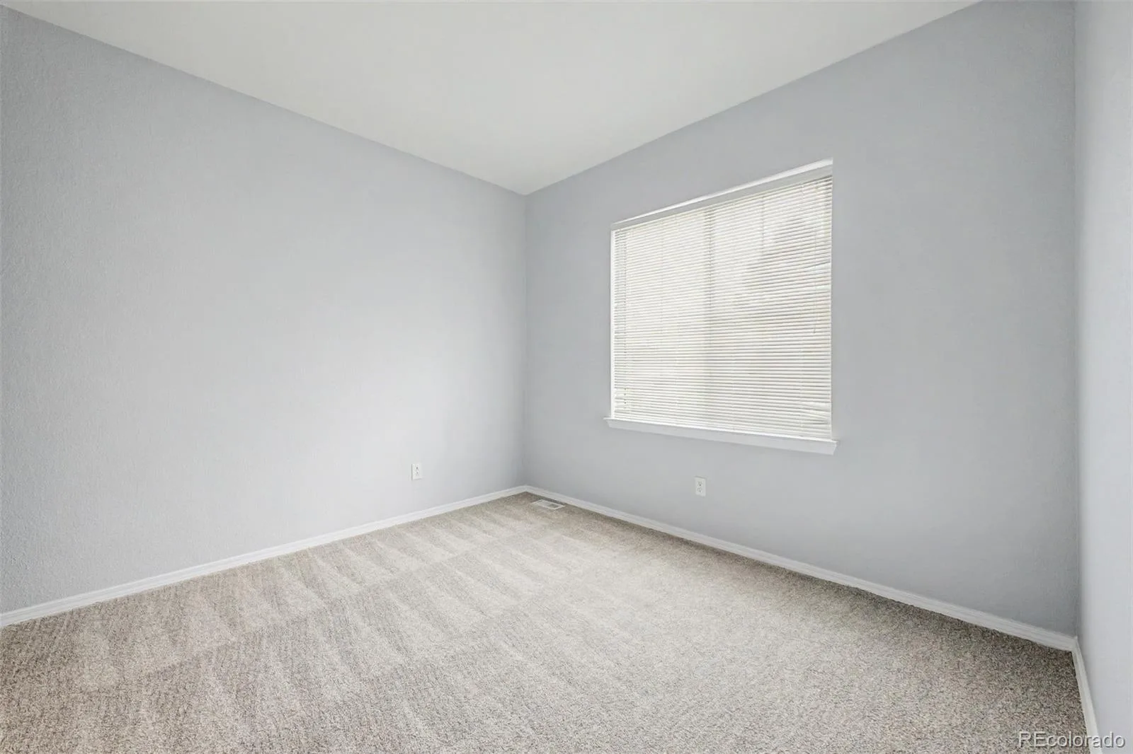 6732 S Winnipeg Circle #106 Aurora CO 80016 MLS #REC3557099 06032026183758 1600 22