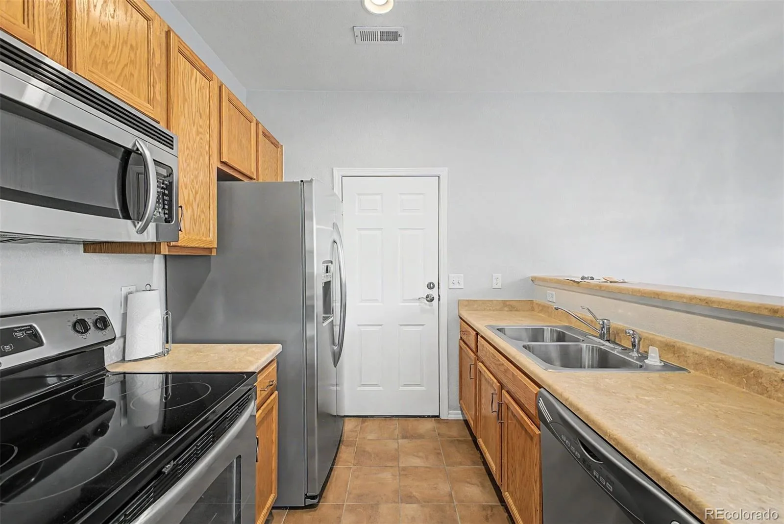 6732 S Winnipeg Circle #106 Aurora CO 80016 MLS #REC3557099 06032026183758 1600 8