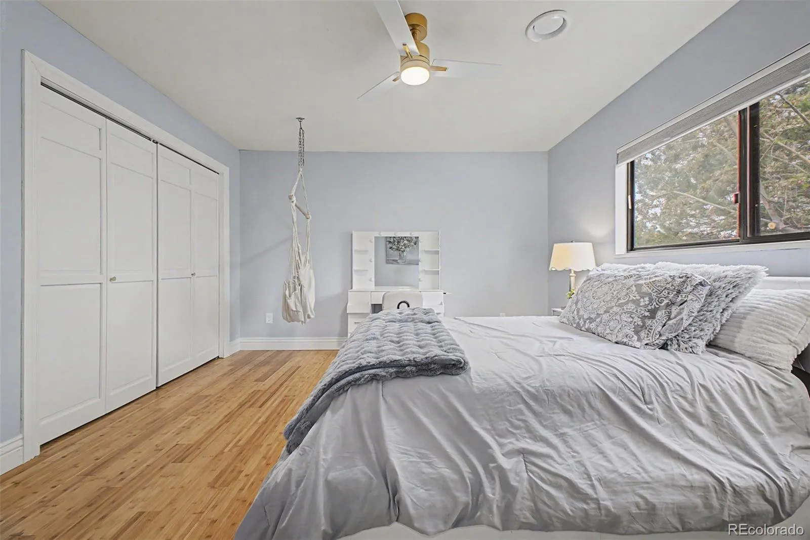 04172026213420 1600 32