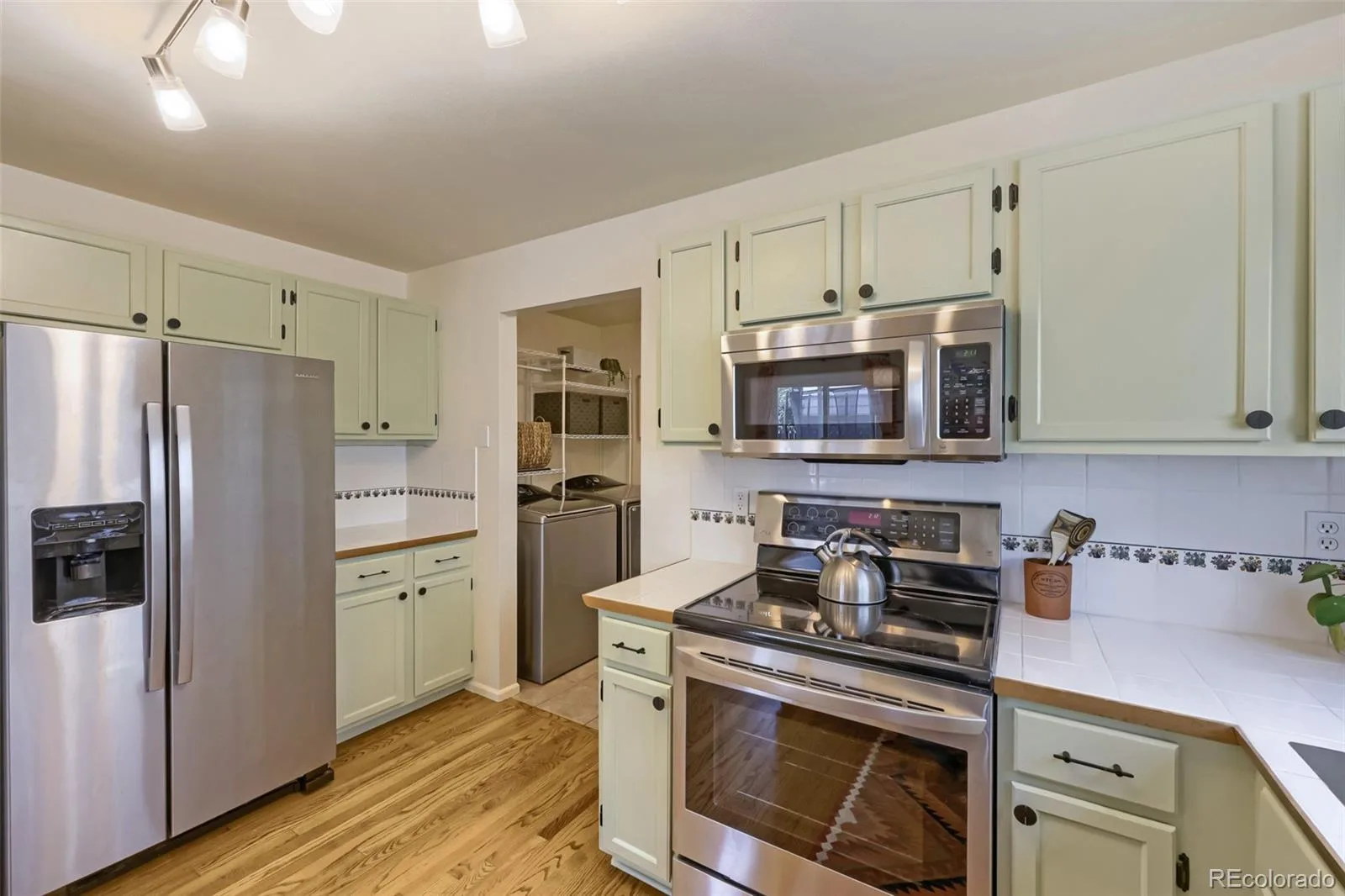 5688 S Youngfield Way Littleton CO 80127 | MLS #REC3558112 08182026023418 1600 14