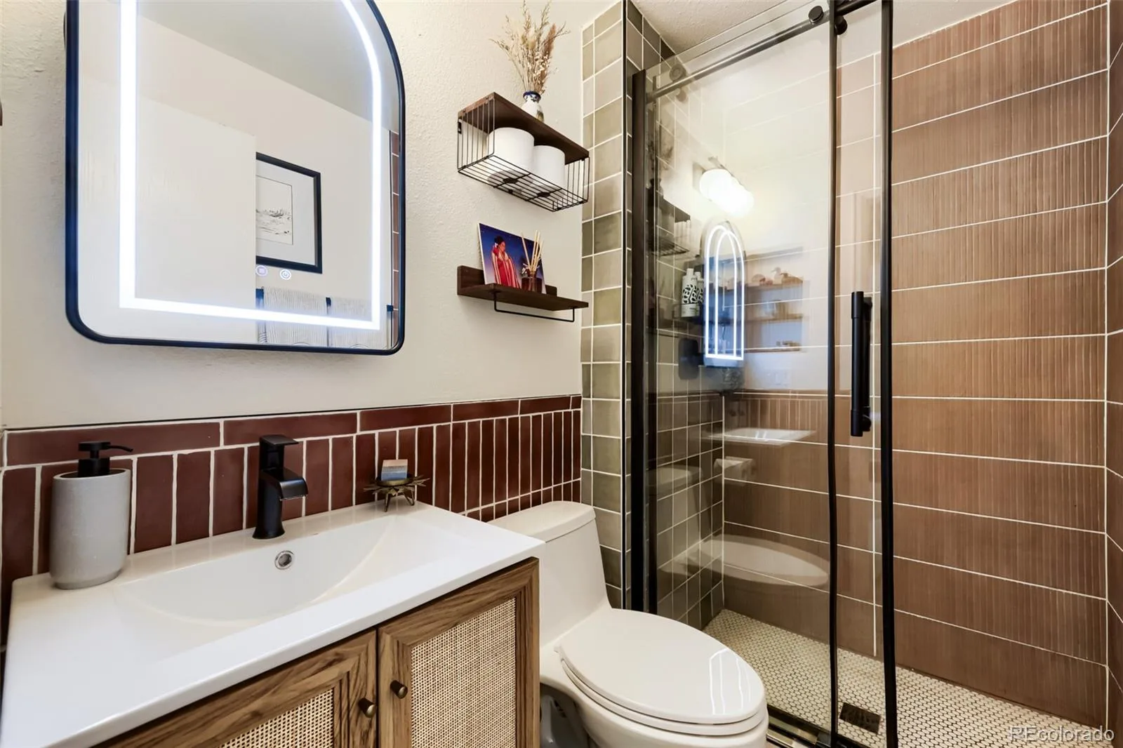 5688 S Youngfield Way Littleton CO 80127 | MLS #REC3558112 08182026023418 1600 18