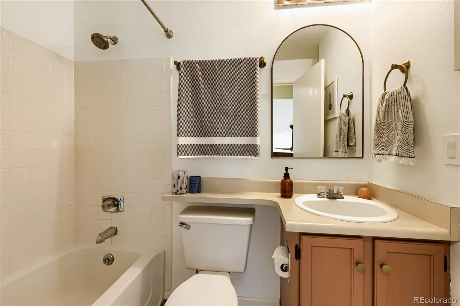 5688 S Youngfield Way Littleton CO 80127 | MLS #REC3558112 08182026023418 1600 25