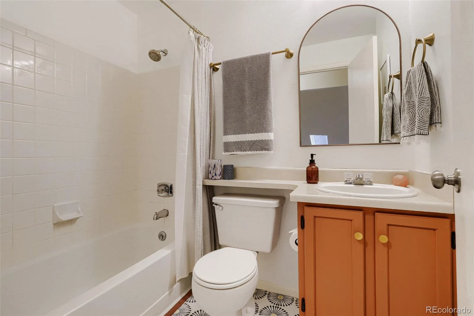 5688 S Youngfield Way Littleton CO 80127 | MLS #REC3558112 08182026023418 1600 33