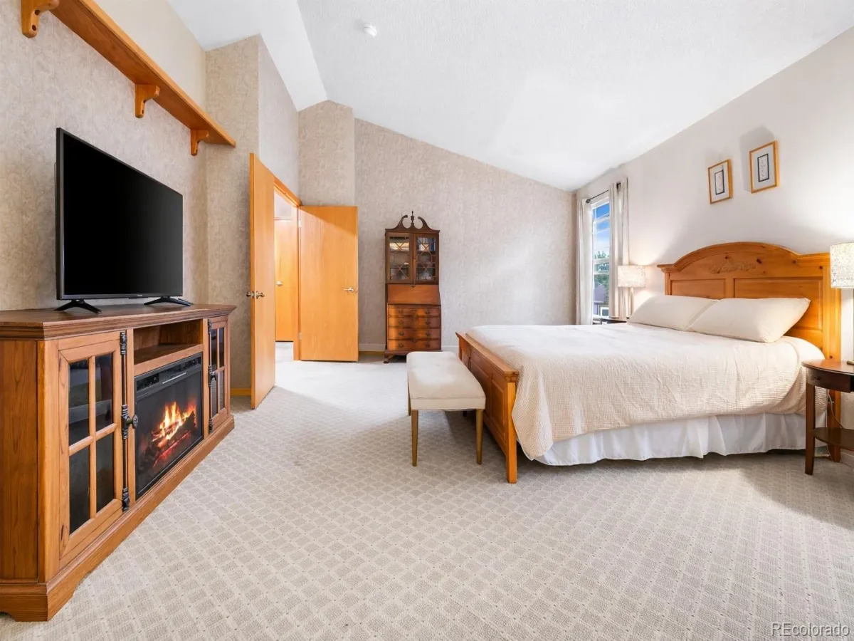 04152026003915 1200 9