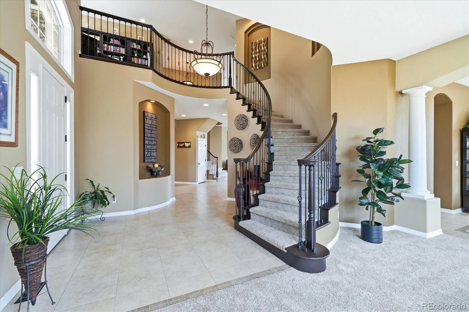 6558 S Riviera Way Aurora CO 80016 | MLS #REC3561731 08272026161242 1600 1