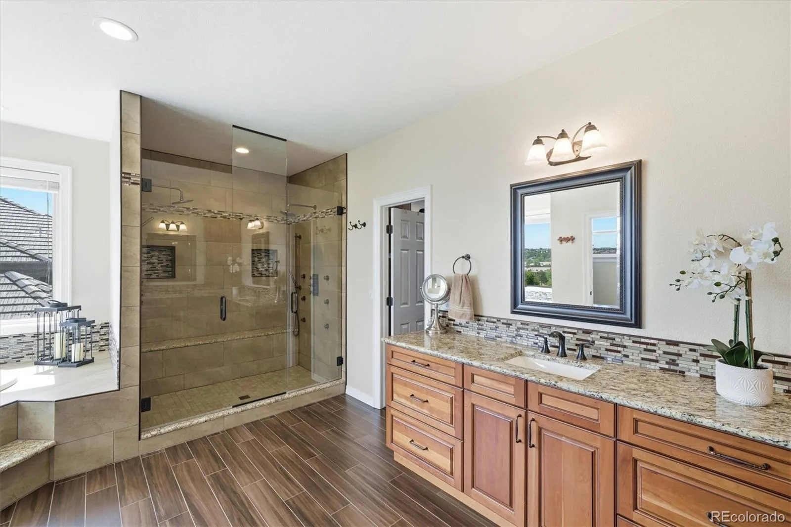 6558 S Riviera Way Aurora CO 80016 | MLS #REC3561731 08272026161242 1600 24