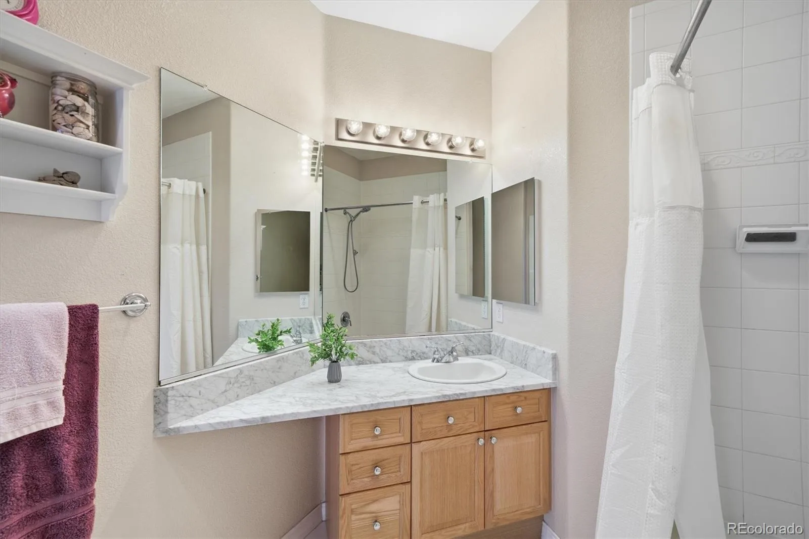 6558 S Riviera Way Aurora CO 80016 | MLS #REC3561731 08272026161242 1600 31