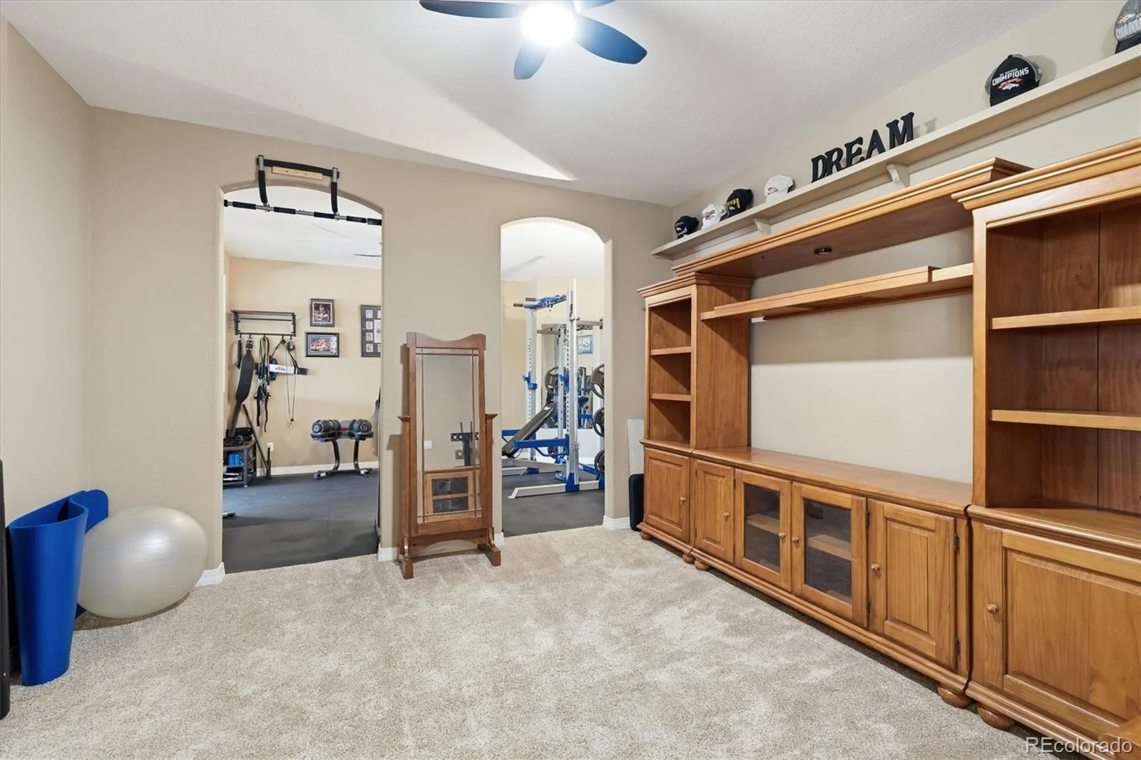 6558 S Riviera Way Aurora CO 80016 | MLS #REC3561731 08272026161242 1600 41