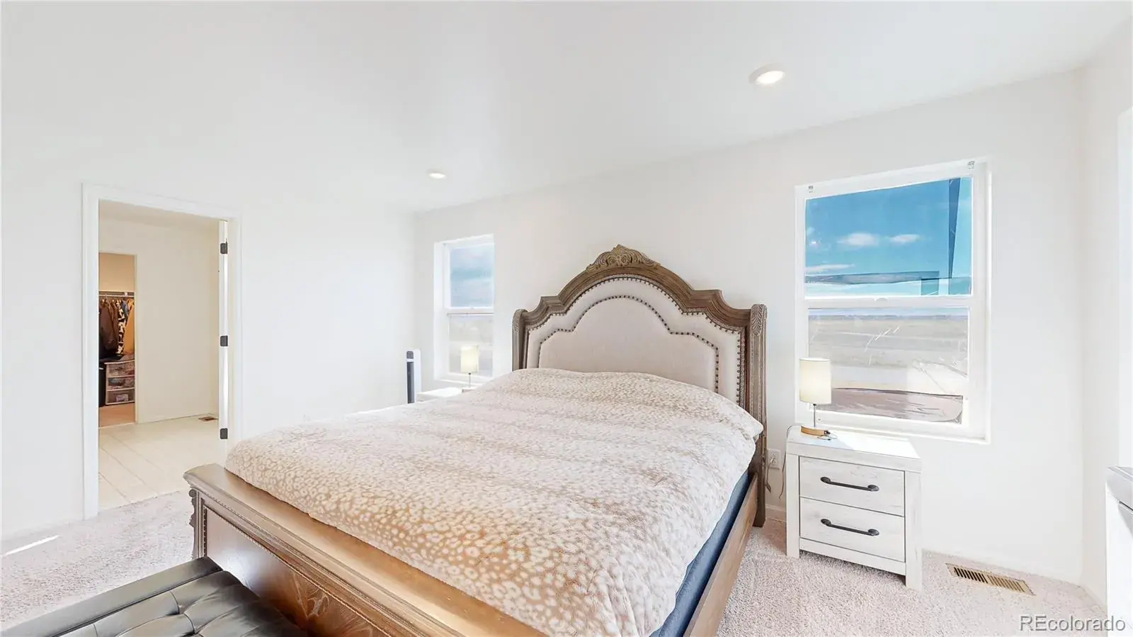 27584 E 6th Drive Aurora CO 80018 | MLS #REC3567229 02112026200537 1600 11