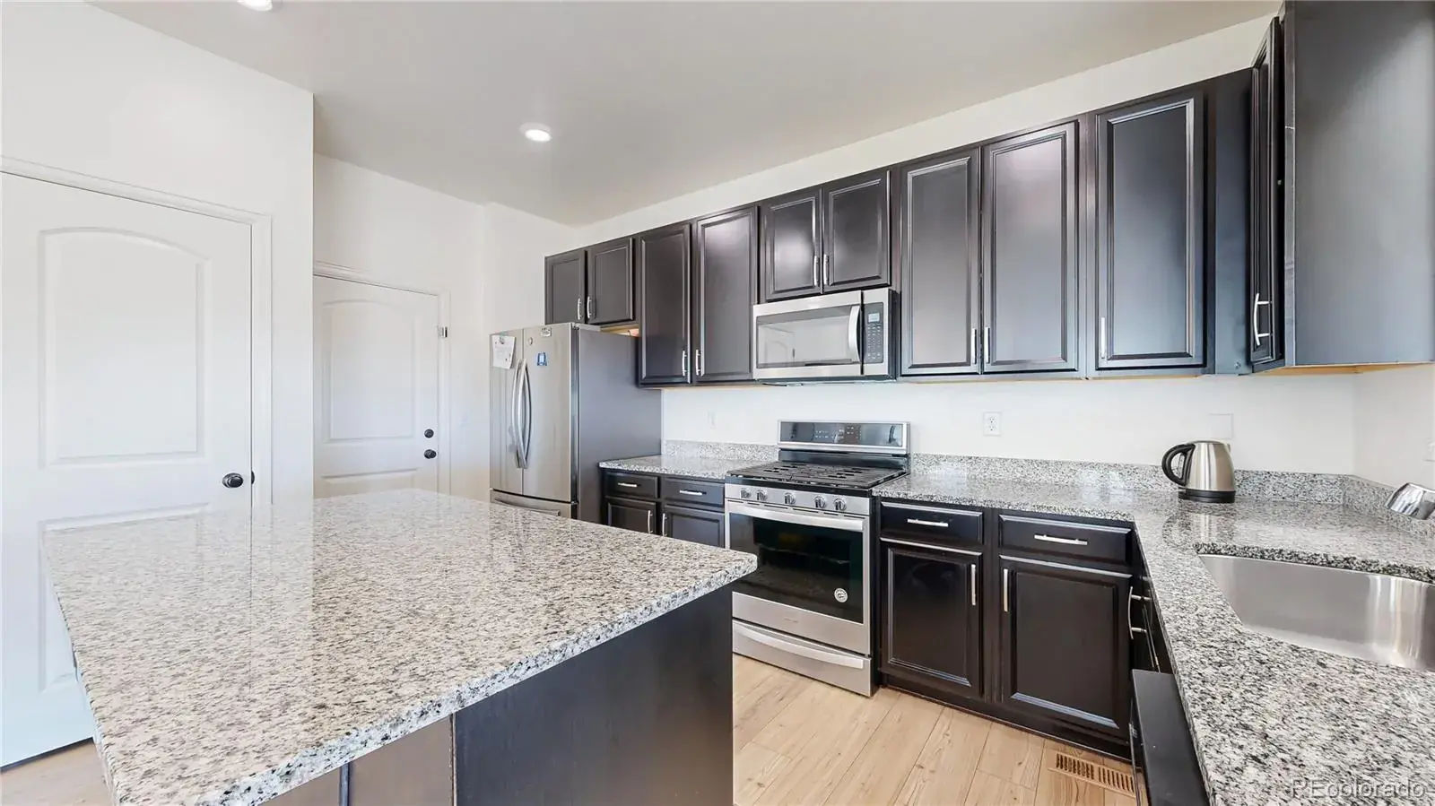 27584 E 6th Drive Aurora CO 80018 | MLS #REC3567229 02112026200537 1600 6