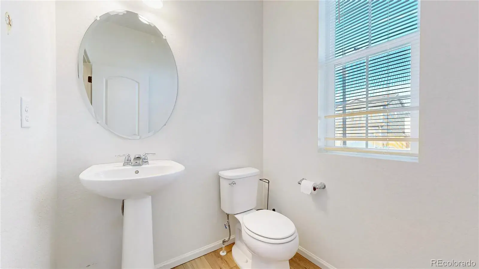 27584 E 6th Drive Aurora CO 80018 | MLS #REC3567229 02112026200537 1600 9