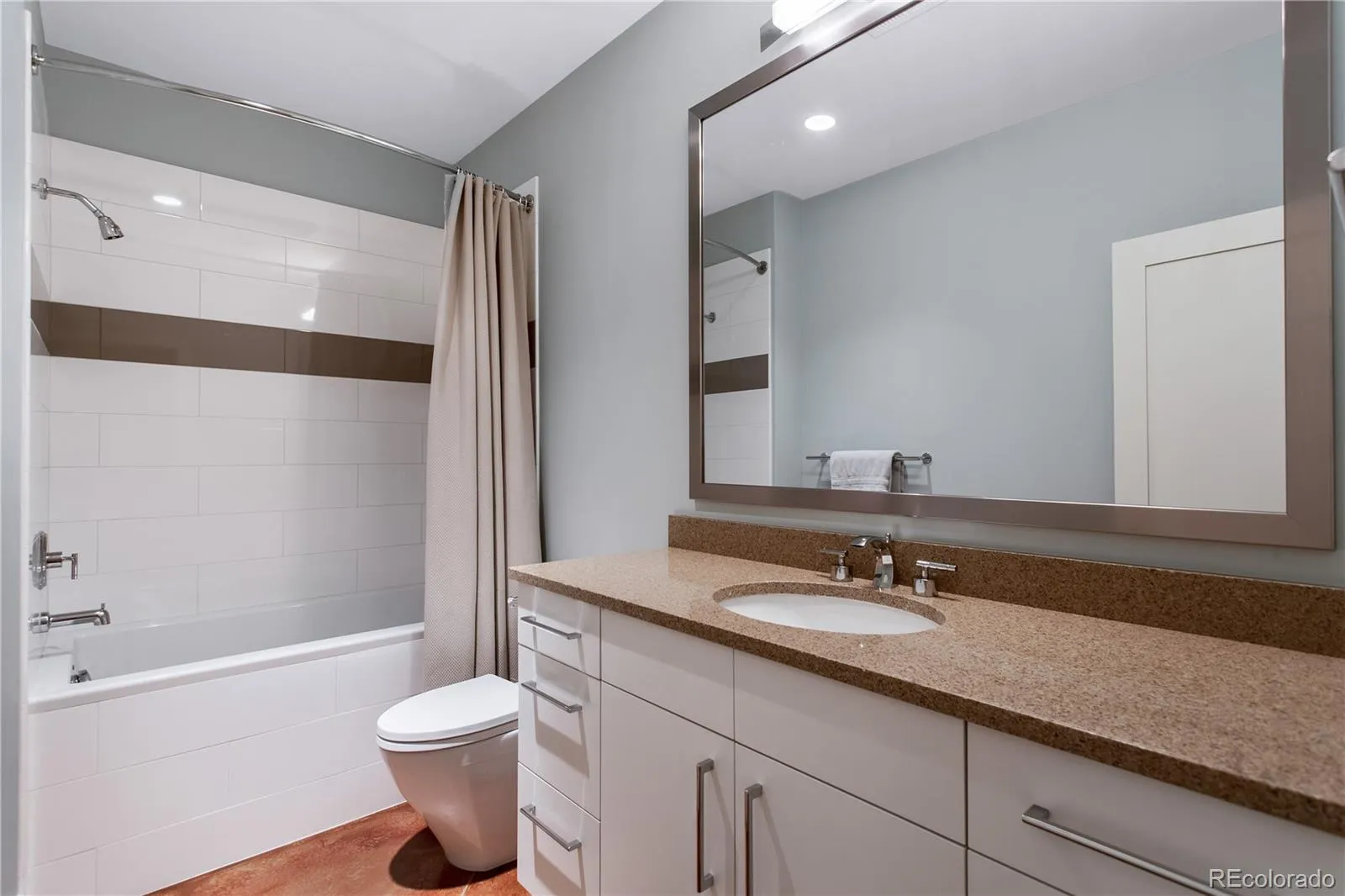 04142026000116 1600 32