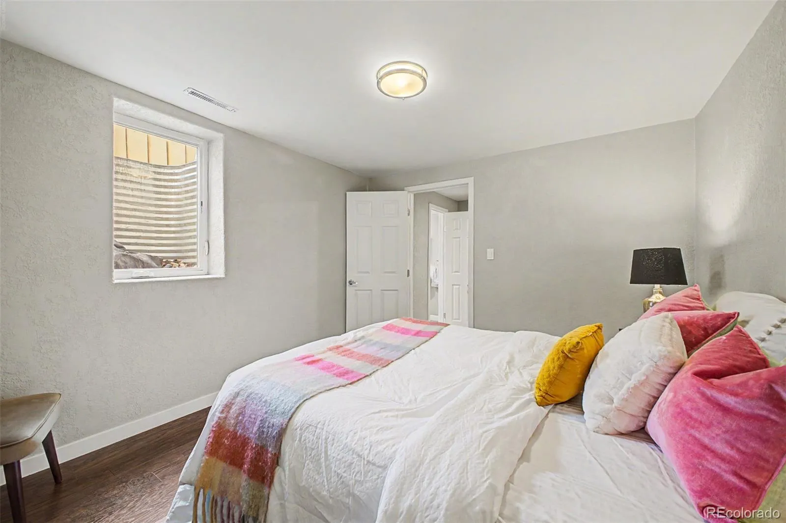 04202026165316 1600 30