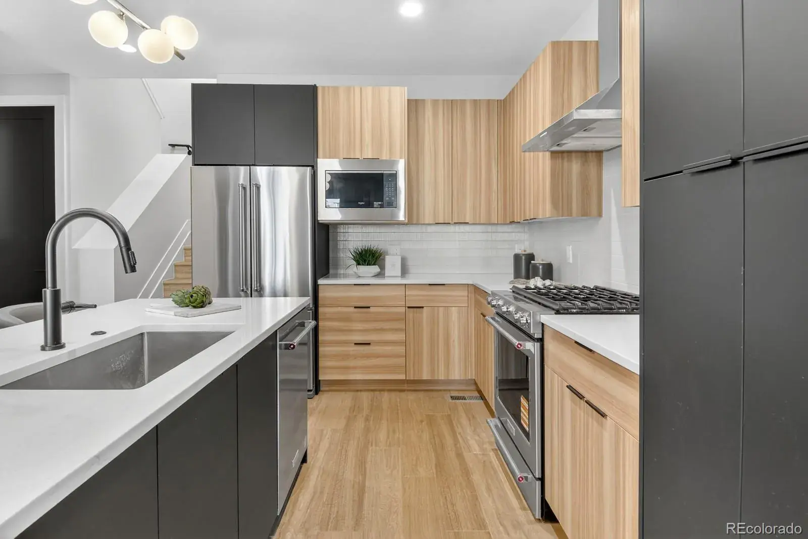 09242025012754 1600 11