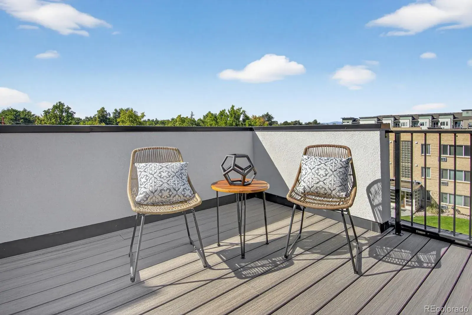 09242025012754 1600 32