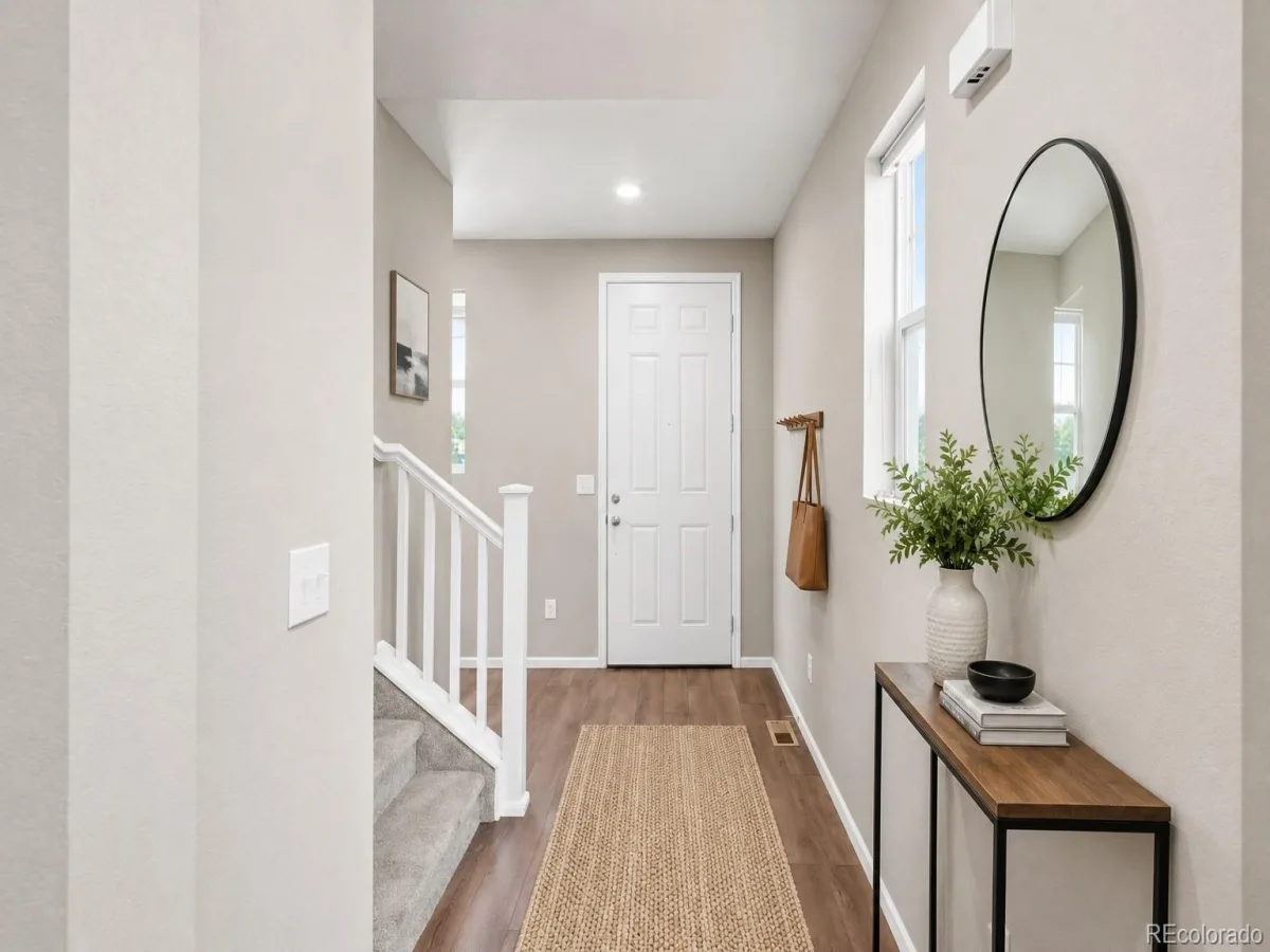 10869 E 25th Drive Aurora CO 80010 | MLS #REC3574360 10172026145017 1200 7