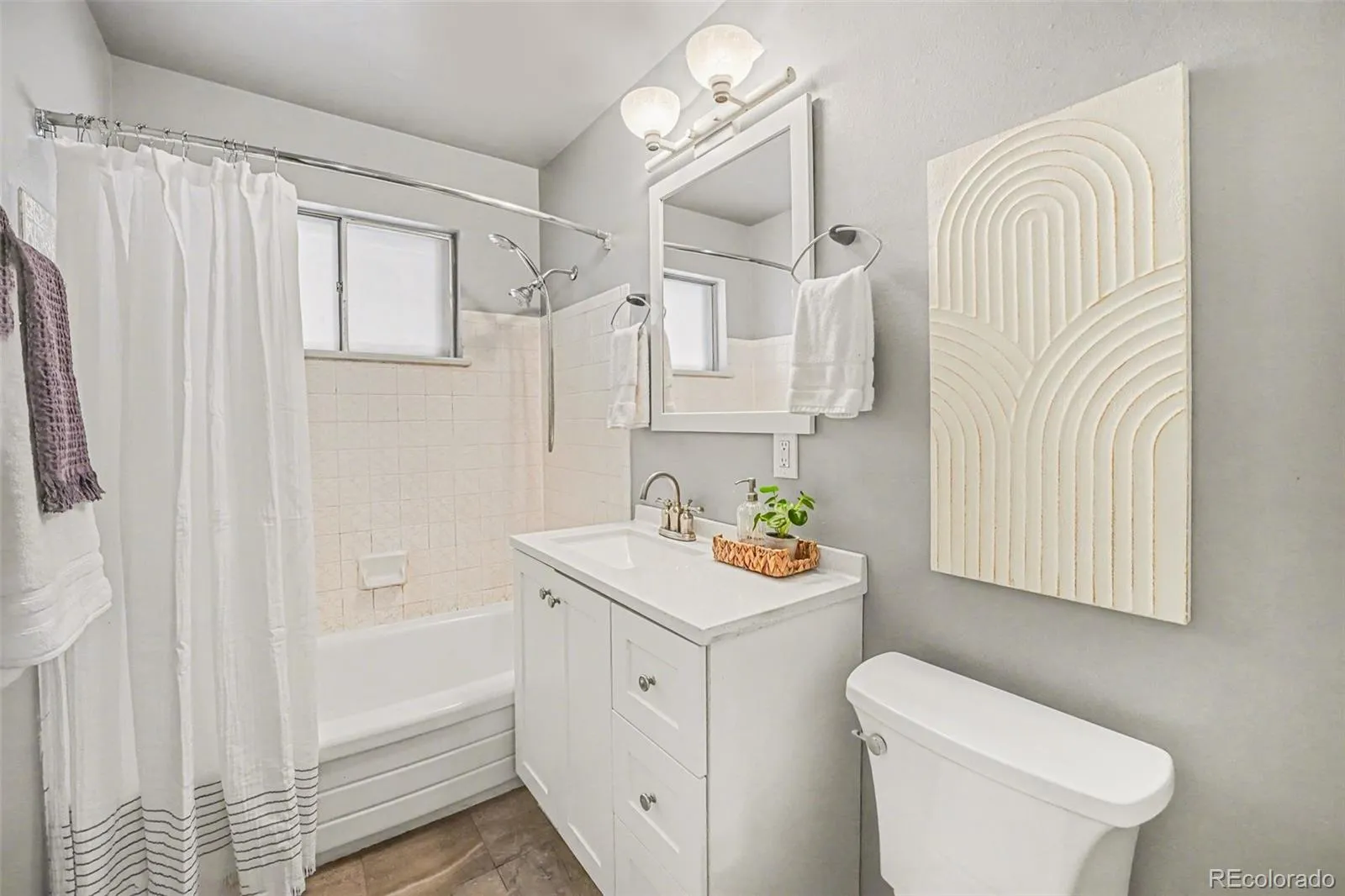 04092026152556 1600 12