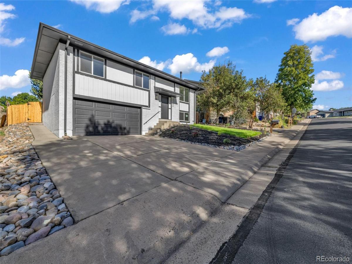 2189 S Coors Circle Lakewood CO 80228 | MLS #REC3580312 MLS #REC3580312 image #0