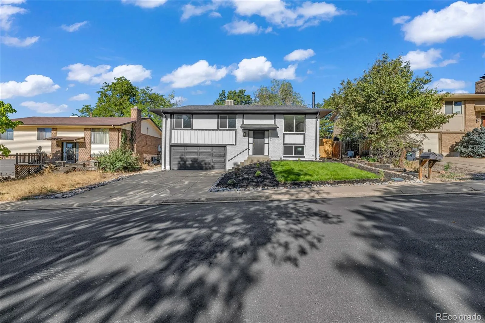 2189 S Coors Circle Lakewood CO 80228 | MLS #REC3580312 09232026084023 1600 1