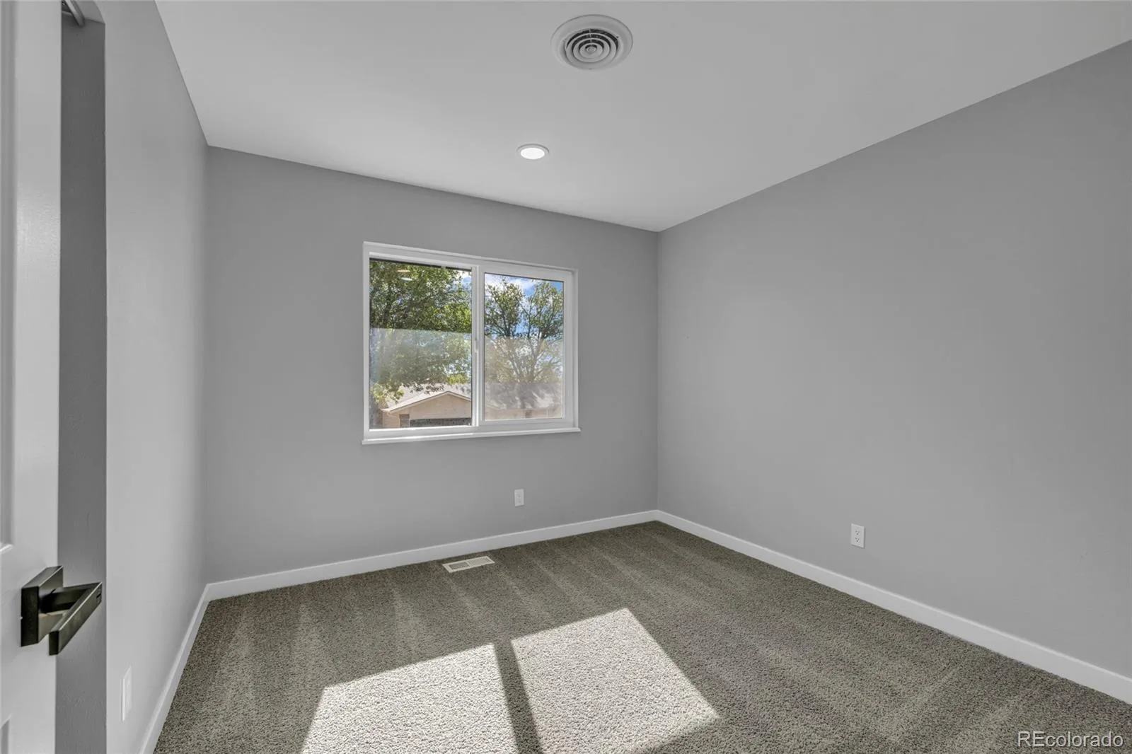 2189 S Coors Circle Lakewood CO 80228 | MLS #REC3580312 09232026084023 1600 17
