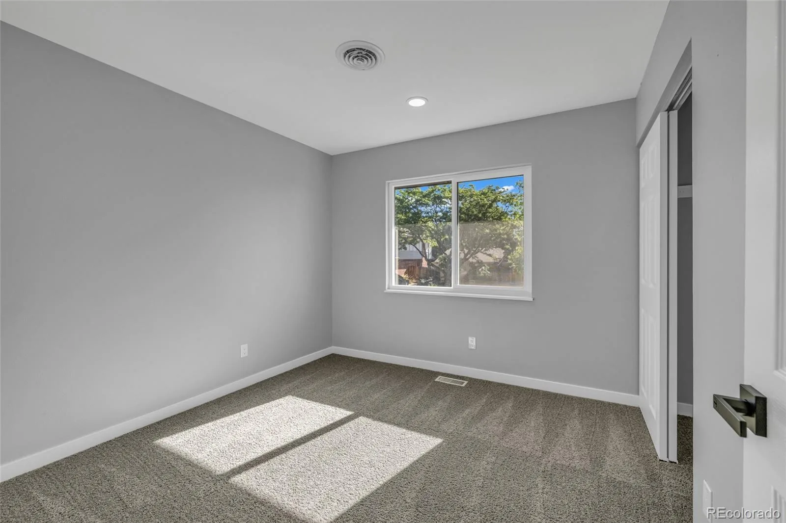 2189 S Coors Circle Lakewood CO 80228 | MLS #REC3580312 09232026084023 1600 18