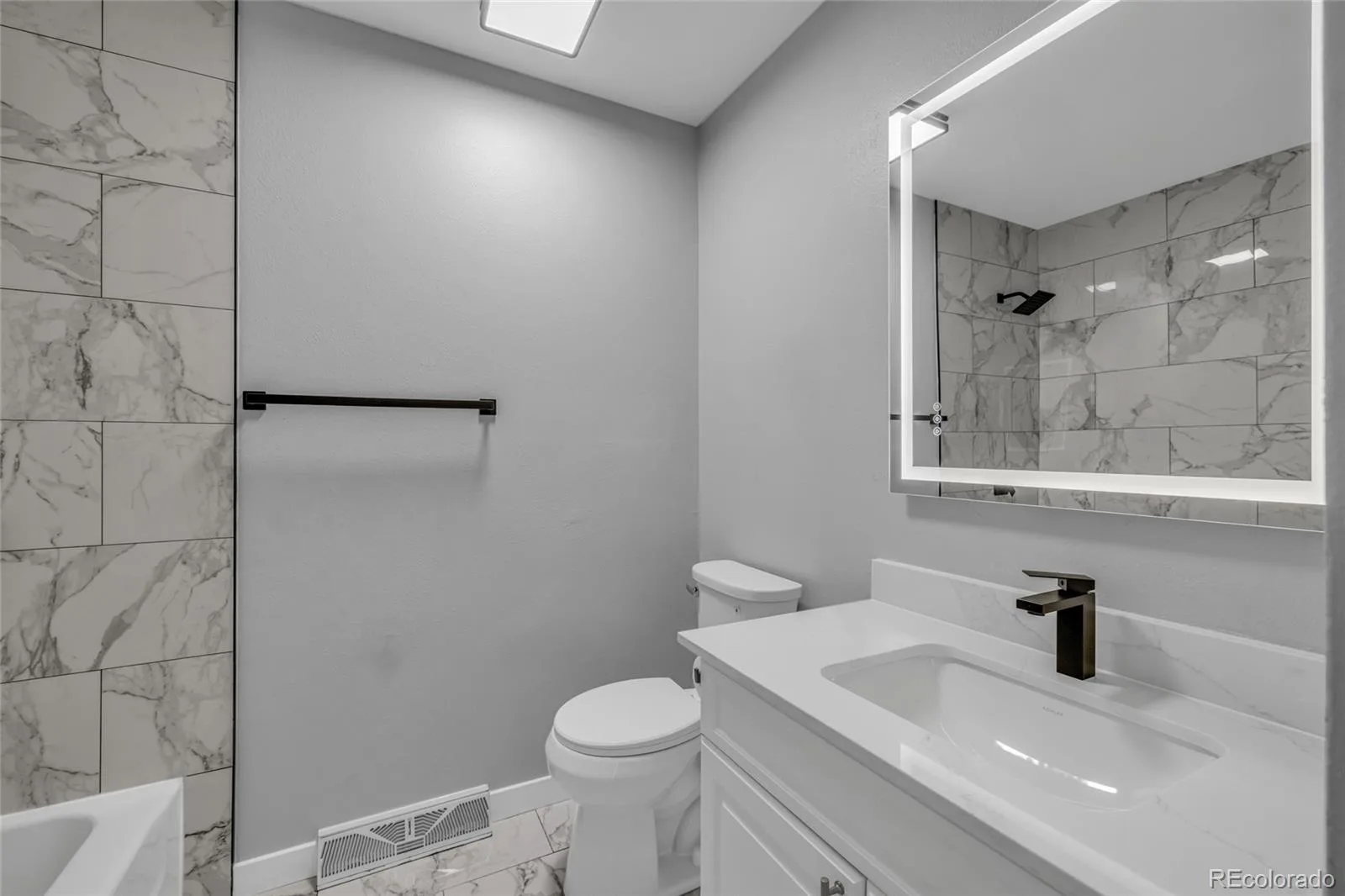 2189 S Coors Circle Lakewood CO 80228 | MLS #REC3580312 09232026084023 1600 19