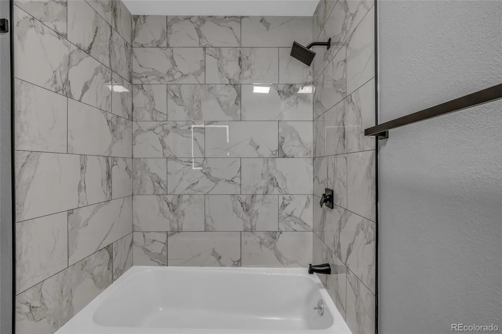 2189 S Coors Circle Lakewood CO 80228 | MLS #REC3580312 09232026084023 1600 20
