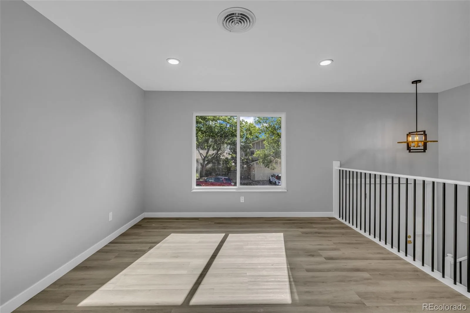 2189 S Coors Circle Lakewood CO 80228 | MLS #REC3580312 09232026084023 1600 4