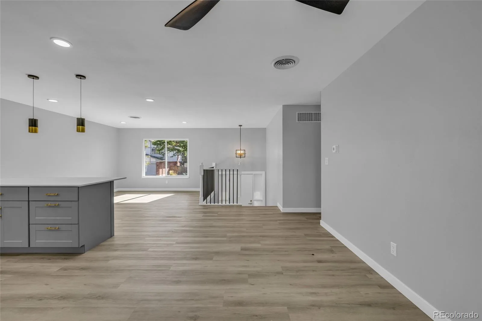 2189 S Coors Circle Lakewood CO 80228 | MLS #REC3580312 09232026084023 1600 7