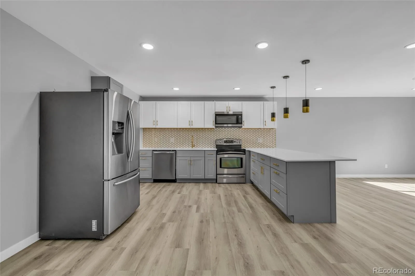 2189 S Coors Circle Lakewood CO 80228 | MLS #REC3580312 09232026084023 1600 9