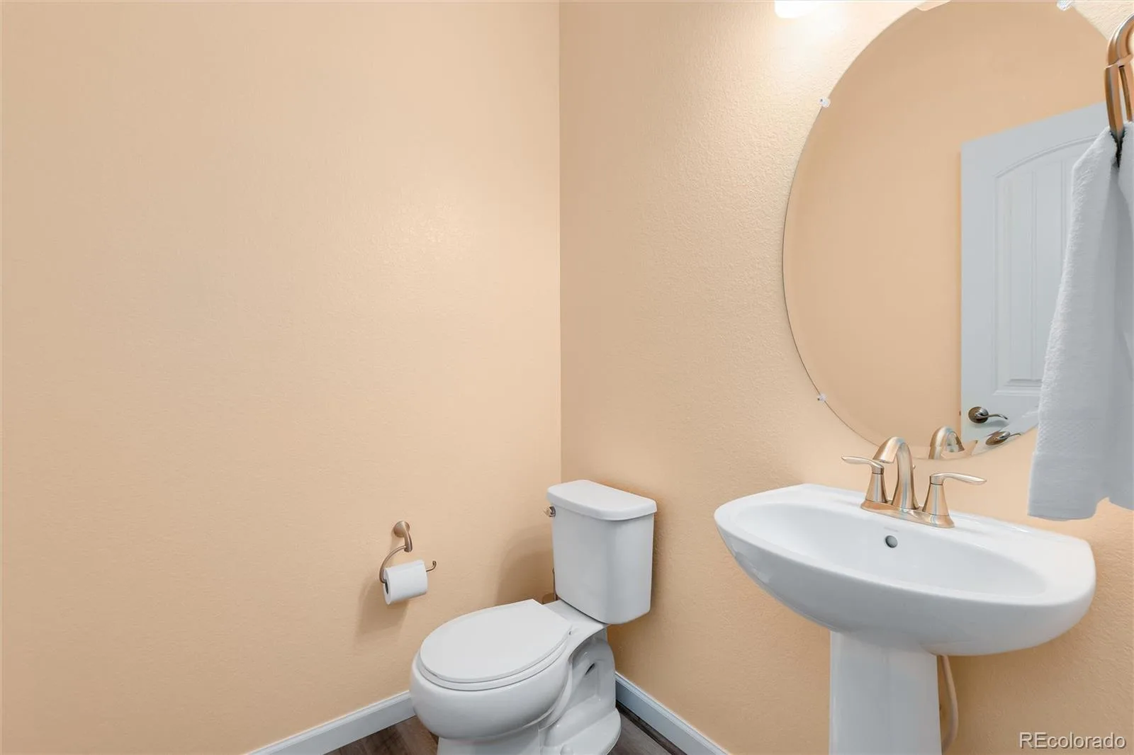 7376 S White Crow Way Aurora CO 80016 | MLS #REC3580993 07242026155537 1600 18