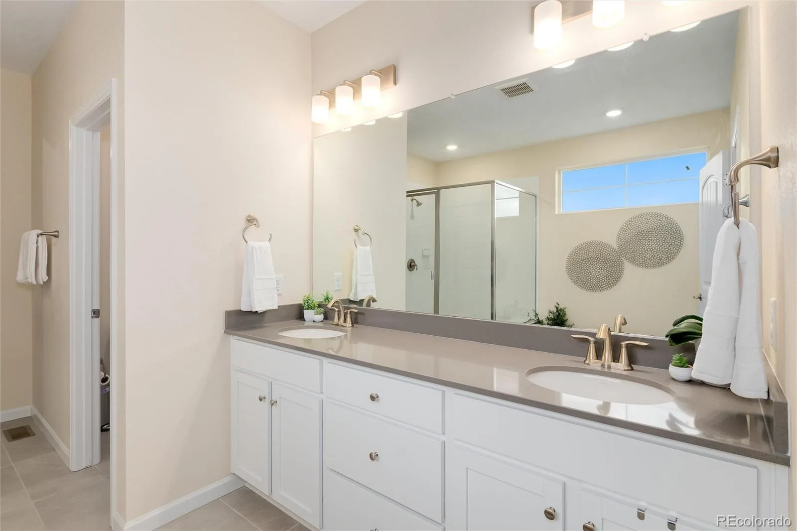 7376 S White Crow Way Aurora CO 80016 | MLS #REC3580993 07242026155537 1600 21