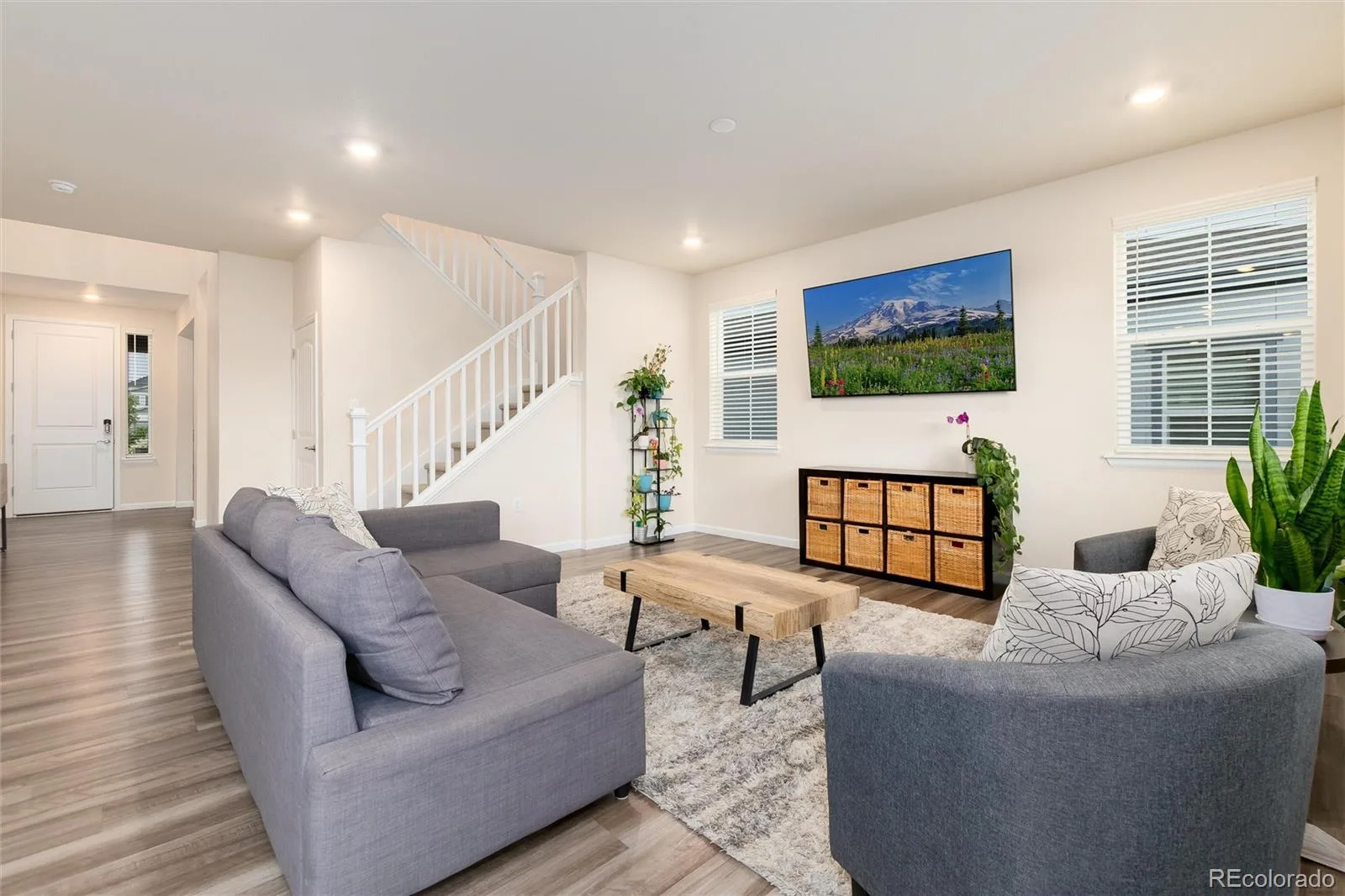 7376 S White Crow Way Aurora CO 80016 | MLS #REC3580993 07242026155537 1600 6