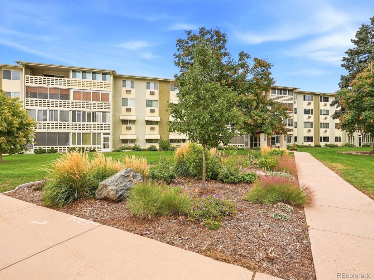 9360 E Center Avenue #2D Denver CO 80247 | MLS #REC3583321 MLS #REC3583321 image #0