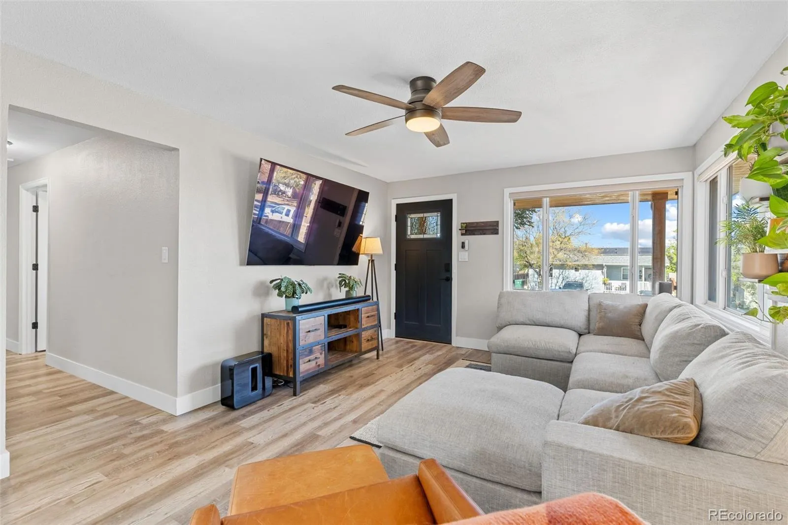 1460 W Alaska Place Denver CO 80223 MLS #REC3584144 05052026190851 1600 11